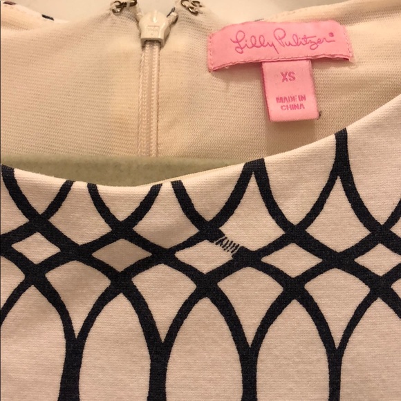 White patterned Lilly Pulitzer dress - Picture 2 of 2